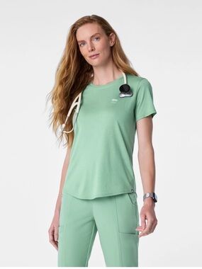 Figs Star Wars Mandalorian Green Women's Short Sleeve Crew Neck Top